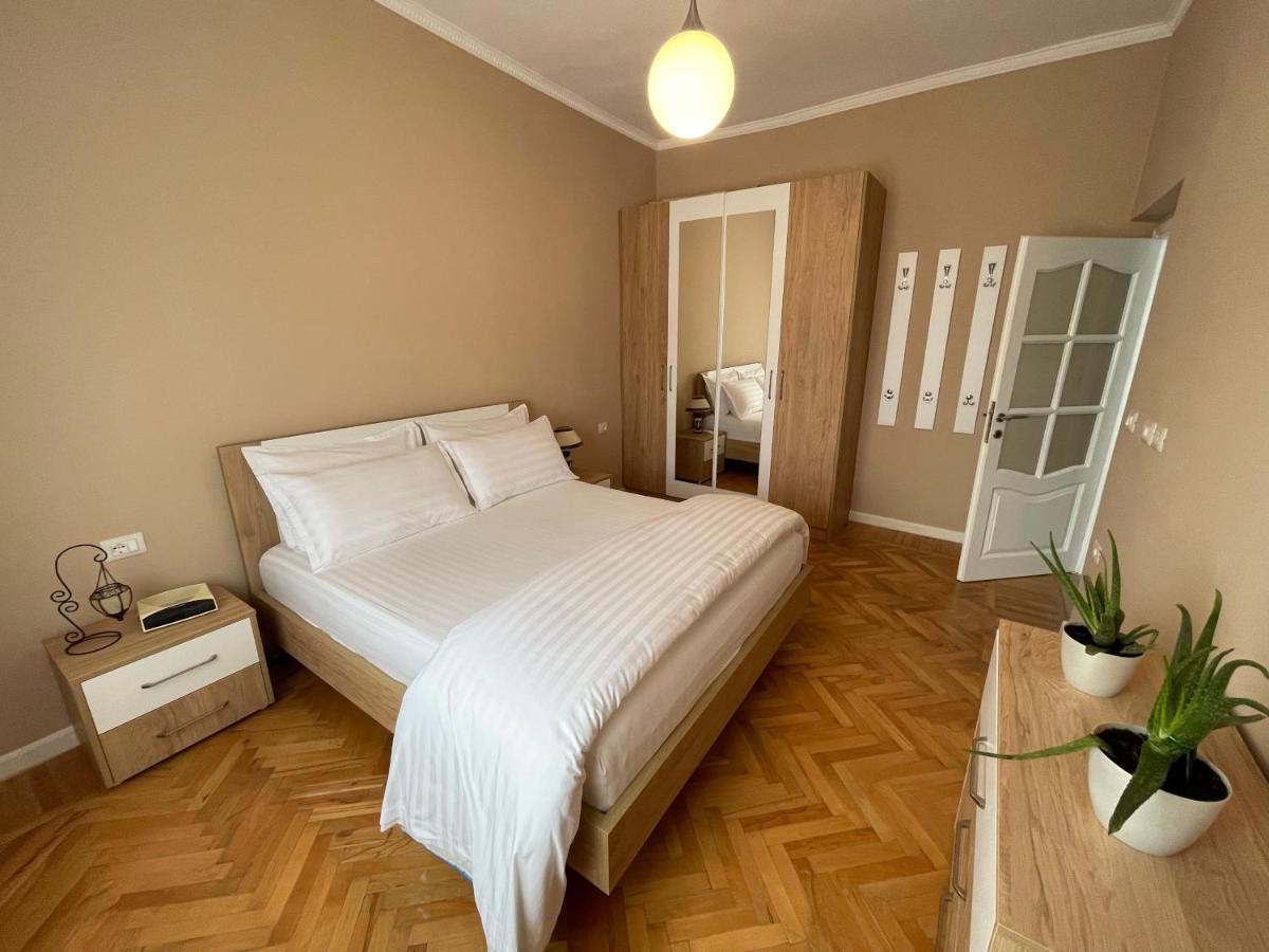 Joni & Joy Center Apartment Berat Exterior photo