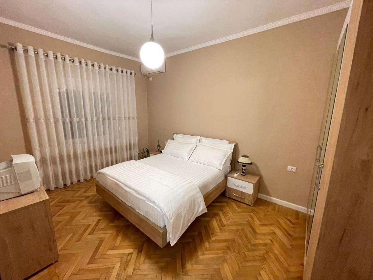 Joni & Joy Center Apartment Berat Exterior photo